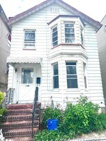 134 Boyd Ave in Jersey City, NJ - Building Photo