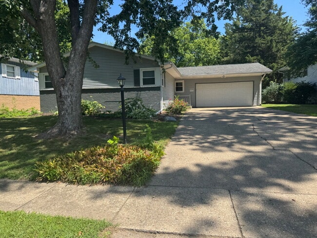 2616 Bennington Dr