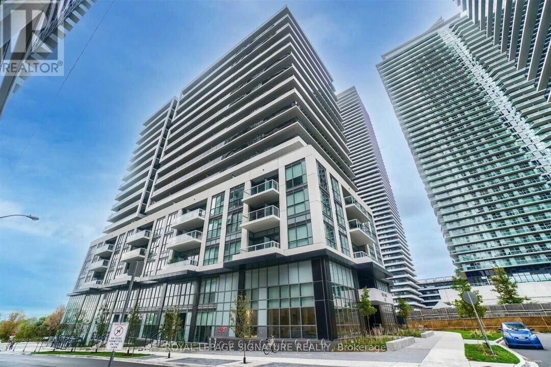 65 Annie Craig Dr in Toronto, ON - Building Photo