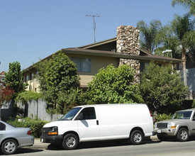 209 S Chapel Ave in Alhambra, CA - Building Photo - Building Photo