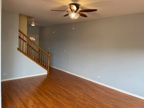 1125 Coventry Cir in Glendale Heights, IL - Building Photo - Building Photo