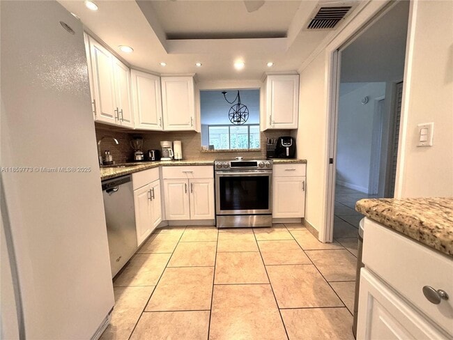 property at 901 W Cypress Ln