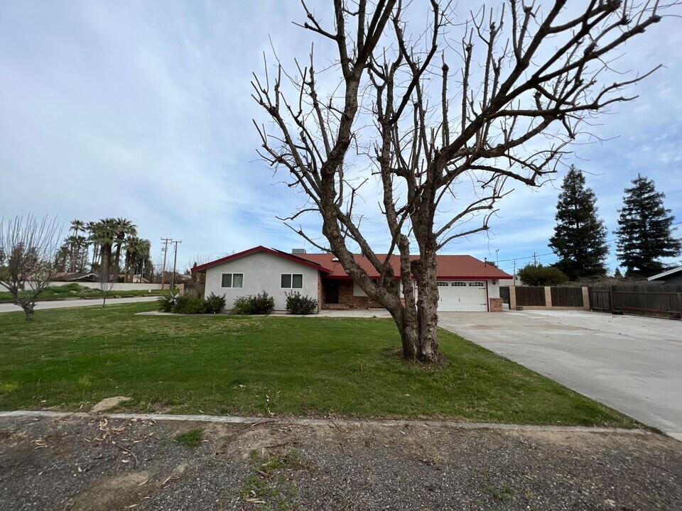 1108 Nord Ave in Bakersfield, CA - Building Photo
