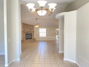 1239 El Portal Dr in Merced, CA - Building Photo - Building Photo