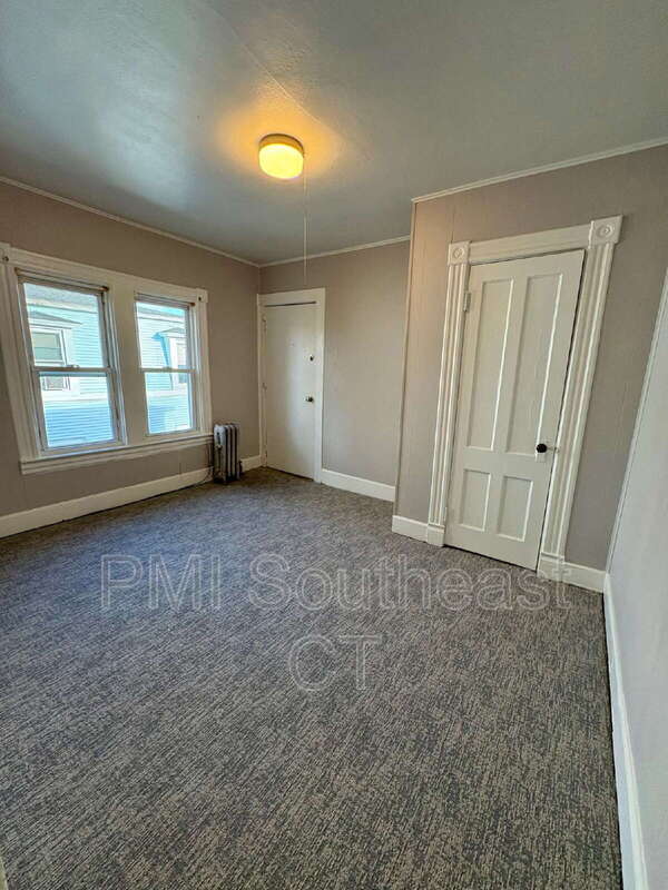 79 Garfield Ave in New London, CT - Building Photo - Building Photo