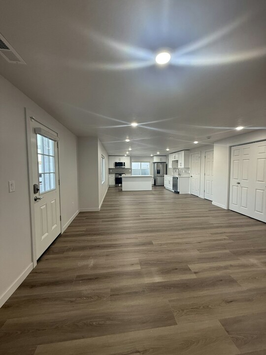 2482 N Paintbrush Dr in Saratoga Springs, UT - Building Photo