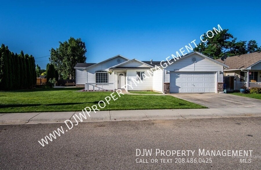 11219 W Abram Dr in Boise, ID - Building Photo