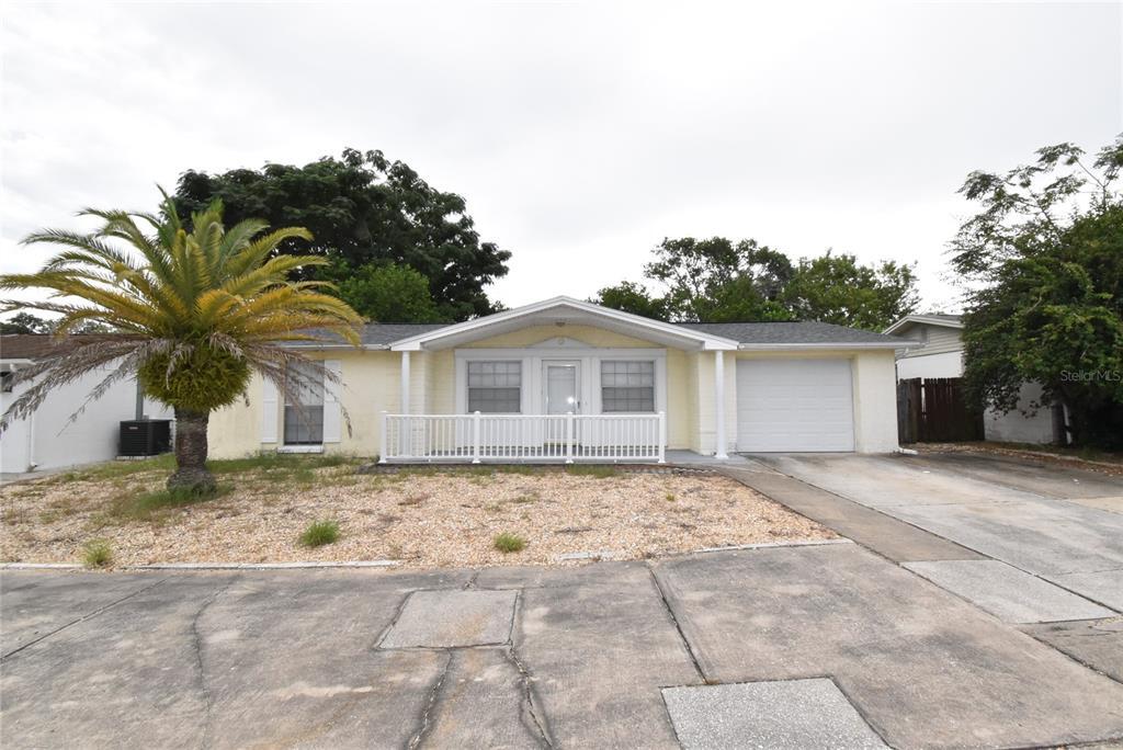 11732 Newell Dr in Port Richey, FL - Building Photo