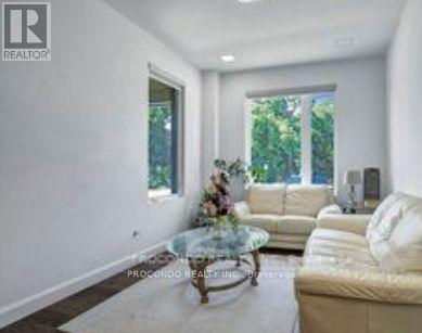 528 Jones Rd in Hamilton, ON - Building Photo - Building Photo