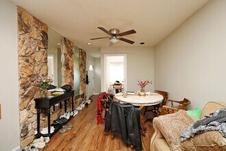 215 N Graham St in Chapel Hill, NC - Building Photo - Building Photo