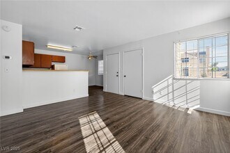 2654 Bryandouglas Dr in Las Vegas, NV - Building Photo - Building Photo