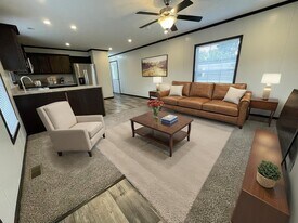 16205 Normandy St in Clinton Township, MI - Building Photo