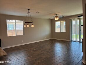 25386 N 143rd Ln in Surprise, AZ - Foto de edificio - Building Photo
