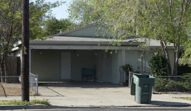 1439 Olivina Ave in Livermore, CA - Foto de edificio - Building Photo