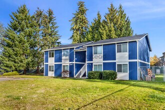 13419 98th Avenue Ct E in Puyallup, WA - Foto de edificio - Building Photo