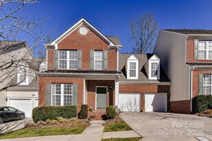 9625 Sunset Grove Dr in Huntersville, NC - Building Photo