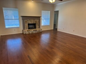 569 Griffith Dr in Saginaw, TX - Building Photo - Building Photo