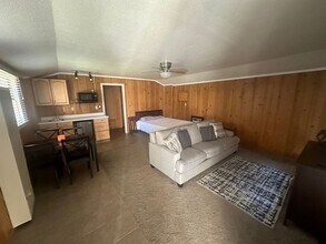 520-520 Sycamore Ave in Modesto, CA - Building Photo - Building Photo