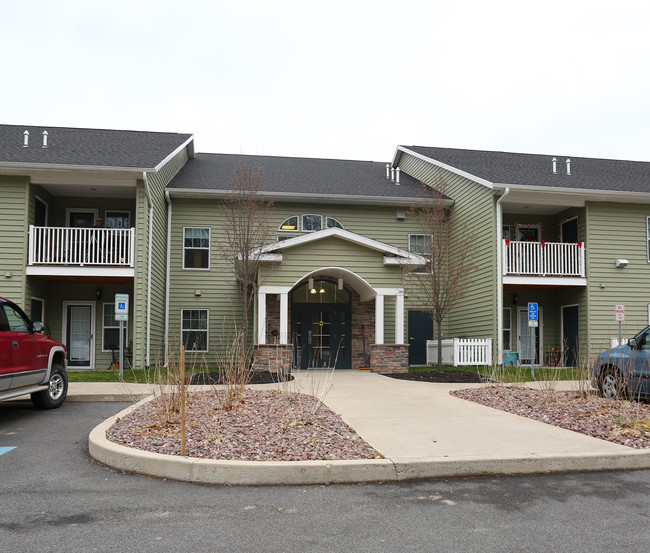 Waterworks Landing Apartments in Central Square, NY - Foto de edificio - Building Photo