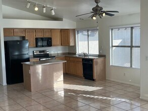 6455 W Escuda Rd in Glendale, AZ - Building Photo - Building Photo