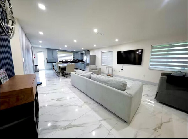 1228 NE 89th St in Miami, FL - Building Photo - Building Photo