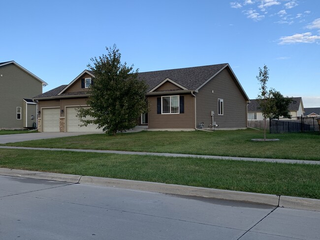 property at 2901 SE Stonegate Dr