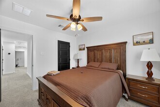 3233 Creston Gate Dr in Houston, TX - Building Photo - Building Photo