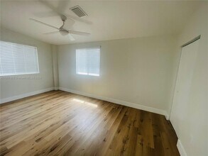 1145 NW 25th St in Miami, FL - Building Photo - Building Photo