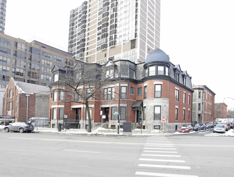 1760-1766 N Clark St in Chicago, IL - Building Photo