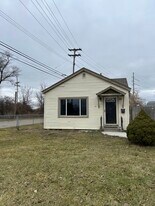 60 Leonore St in Mount Clemens, MI - Building Photo