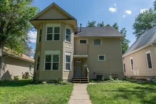 3059 T St in Lincoln, NE - Building Photo