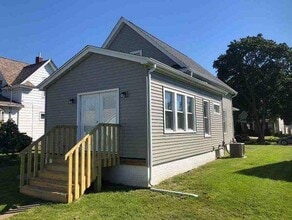 1829 3rd St, Unit 3U in Moline, IL - Foto de edificio - Building Photo