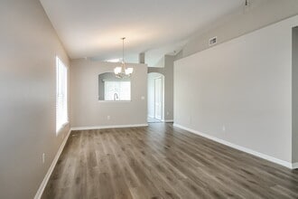 18032 Birdwater Dr in Tampa, FL - Foto de edificio - Building Photo