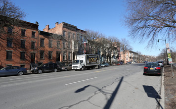 476 Madison Ave in Albany, NY - Foto de edificio - Building Photo