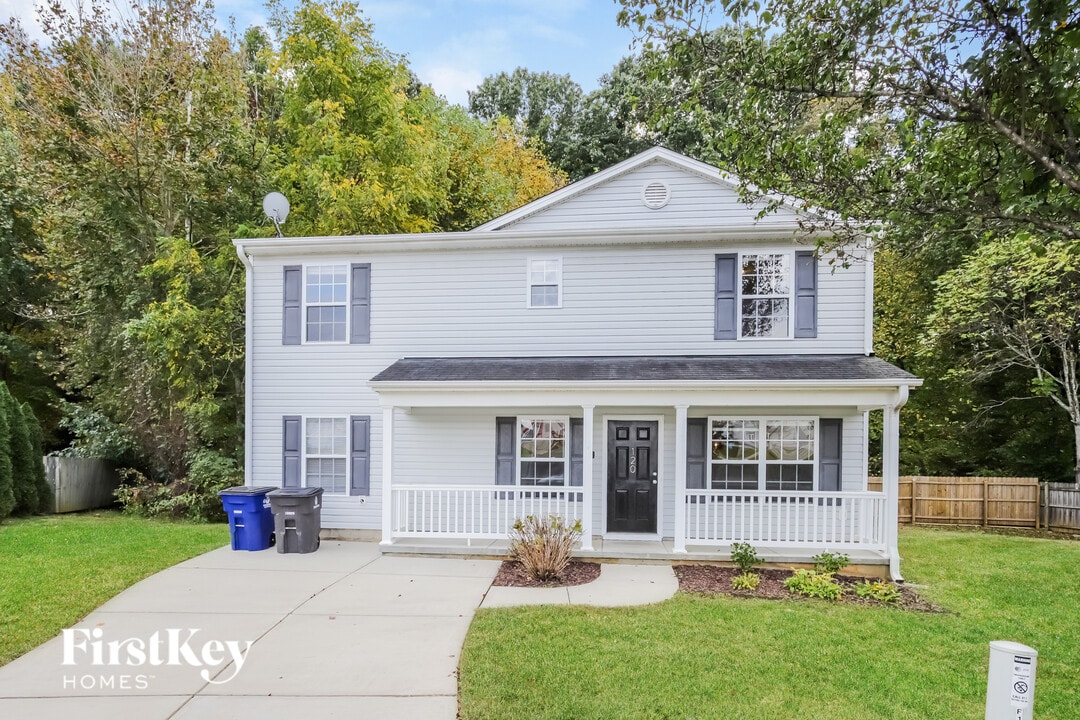 120 Wheaton Crest Ct in Winston-Salem, NC - Foto de edificio