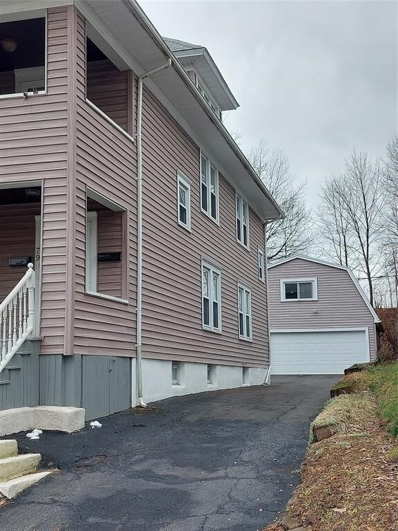 79 Kneeland Ave-Unit -1 (First Floor) in Binghamton, NY - Building Photo - Building Photo