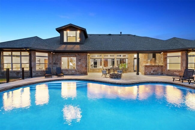 321 Hannah Dr in Dripping Springs, TX - Building Photo - Building Photo