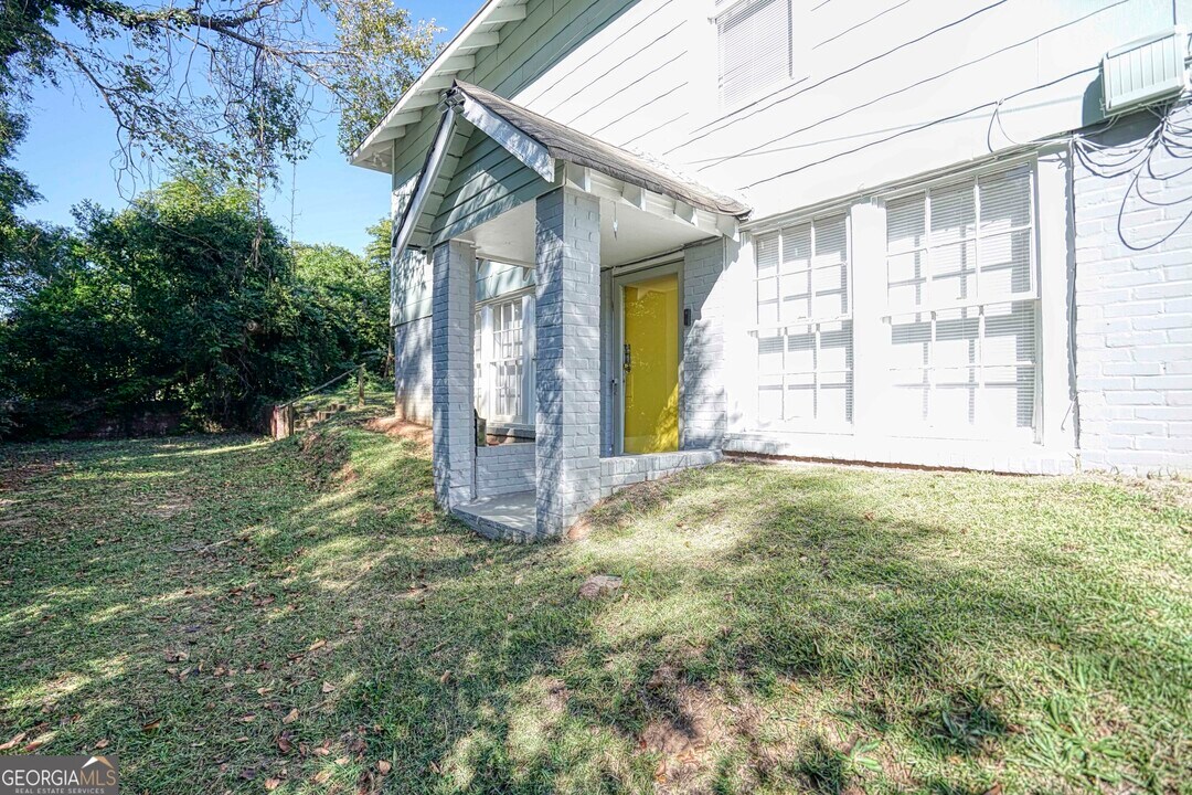 207 N Dawson St in Lagrange, GA - Building Photo