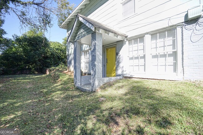 property at 207 N Dawson St