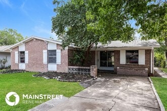 1838 Burning Tree Ln in Carrollton, TX - Building Photo - Building Photo