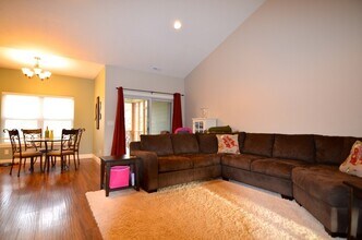 5324 Stone Crest Dr in Manhattan, KS - Building Photo - Building Photo