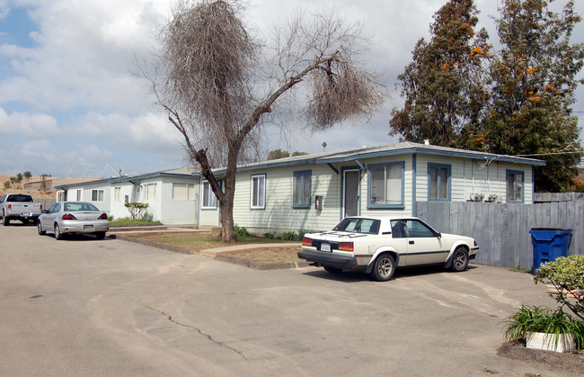 5939 San Miguel Rd in Bonita, CA - Foto de edificio - Building Photo