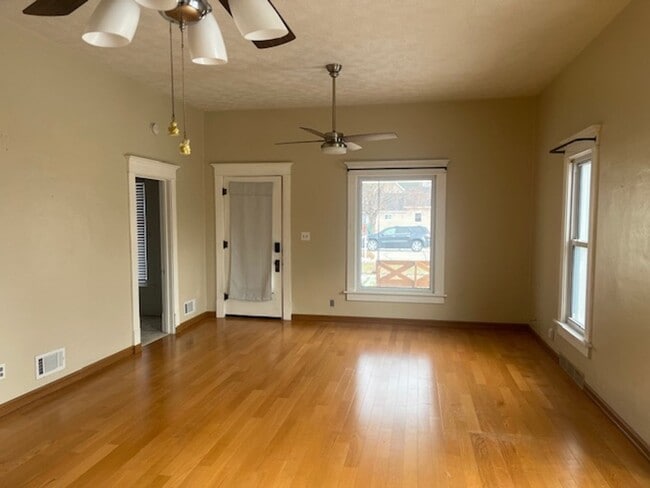 1003 Sheridan St in Saint Paul, NE - Building Photo - Building Photo