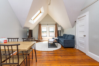 98 Elm St, Unit 1 in Somerville, MA - Building Photo - Building Photo
