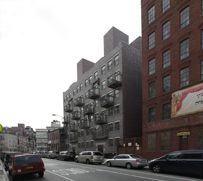 796 Wythe Ave in Brooklyn, NY - Foto de edificio