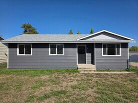 504 22nd Ave W in Polson, MT - Building Photo