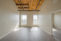 Curtain Lofts  1371 in Fall River, MA - Foto de edificio - Interior Photo