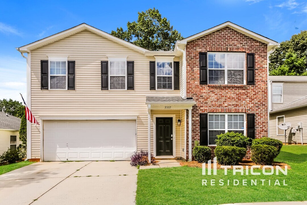 5337 Liberty Hall Cir in Winston-Salem, NC - Building Photo