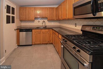 132 Conarroe St in Philadelphia, PA - Building Photo - Building Photo