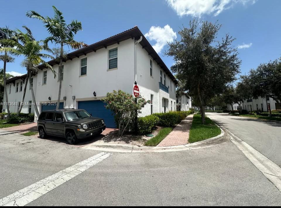 11838 SW 26 St in Miramar, FL - Building Photo